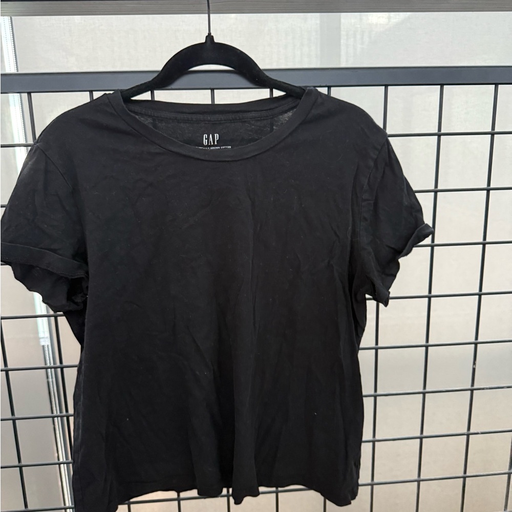 GAP Black Short Sleeve Tee